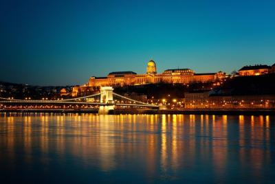 Budapest Evening Sightseeing Cruise Budapest Evening Sightseeing Cruise