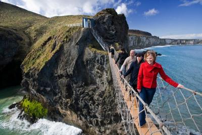 Dublin: Giants Causeway tour, Dunluce castle,Dark Hedges includin Dublin: Giants Causeway tour, Dunluce castle,Dark Hedges includin