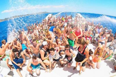 From Cancun: Adult-Only Cancun Party Cruise to Isla Mujeres From Cancun: Adult-Only Cancun Party Cruise to Isla Mujeres