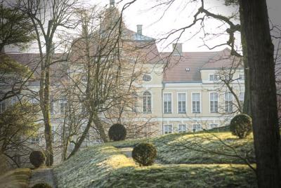Palace, Castle and Ancient Oaks - Rogalin and Kórnik guided tour  Palace, Castle and Ancient Oaks - Rogalin and Kórnik guided tour