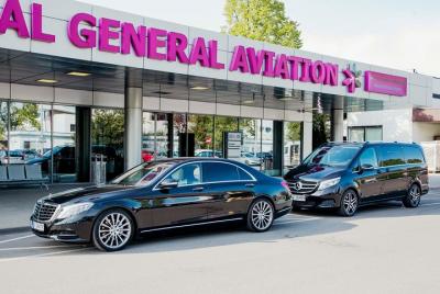 Private transfer from Warsaw Chopin airport by social-distance ca