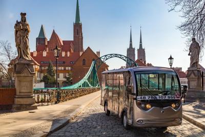 Wrocław, 2-hours private electric car tour with a Guide Wrocław, 2-hours private electric car tour with a Guide