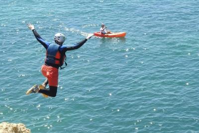 Fun & adventures cliff jumping tour - coasteering 