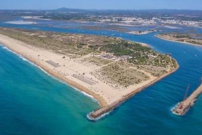 Tavira Tuk Tuk Tour: tour with lunch and transportation to the be Tavira Tuk Tuk Tour: tour with lunch and transportation to the be