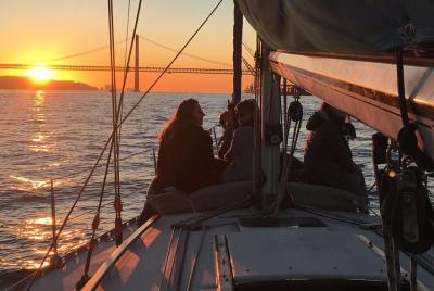 Lisbon Sunset Sensations Sailing Tour with white or rosé wine & s Lisbon Sunset Sensations Sailing Tour with white or rosé wine & s