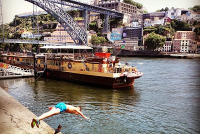 Eat & Tell Porto's Tale: The historical tour that goes through yo