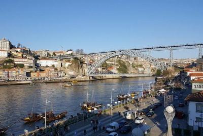Porto city small group half-day tour Including wine tasting in ce